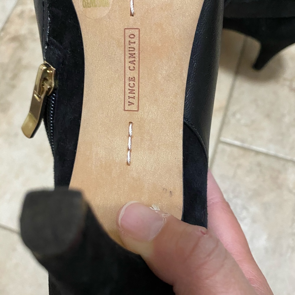 Shoes - Picture 2 of 4